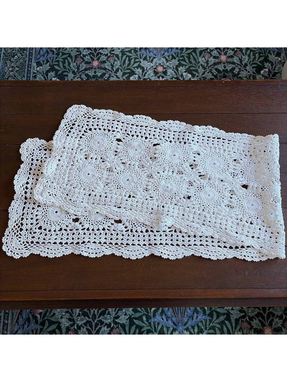 Vintage Crochet Table Runner Lot of 12 Handmade Lace Doilies White Ecru Floral - Picture 14 of 14